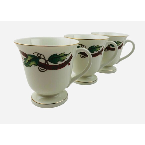 Set Of 3 Holly Holiday Made In Japan Porcelain Mugs With Gold Trim & Festive Lea - Picture 2 of 10